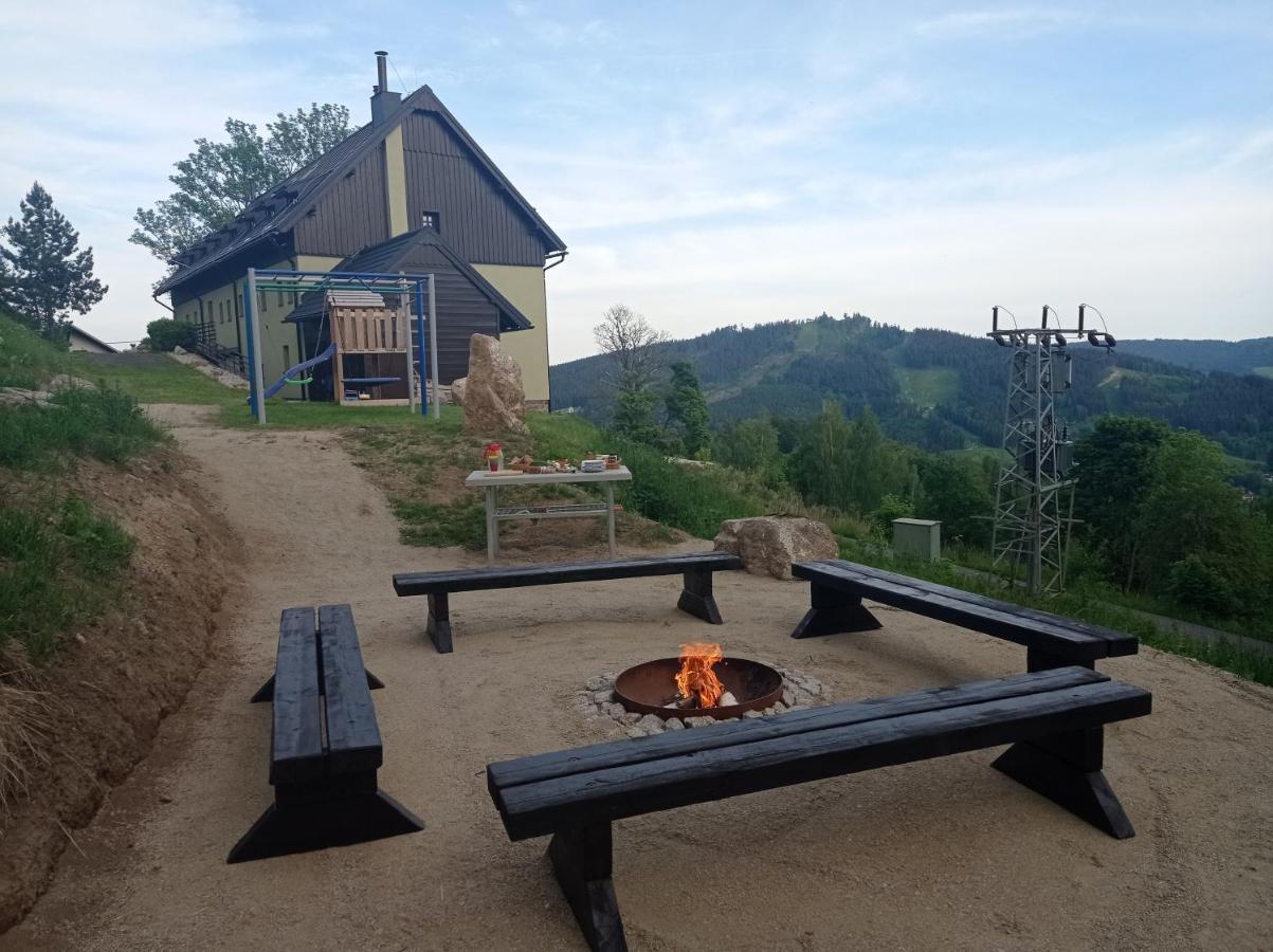 Apartmany Kynast Albrechtice v Jizerskych horach Luaran gambar